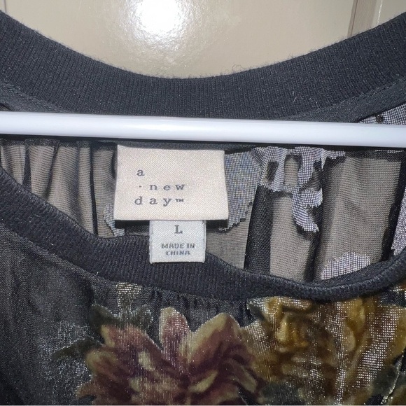 A New Day Sheer Velvet Floral Long Sleeve Blouse Size Large - Picture 2 of 9